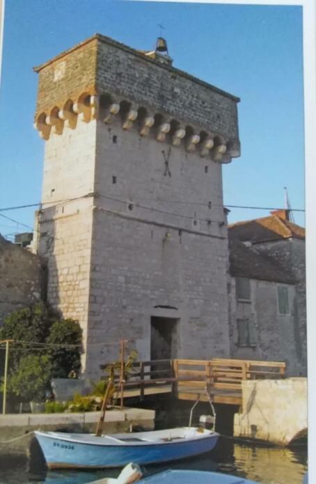 Kaštela Apartman Mila מראה חיצוני תמונה
